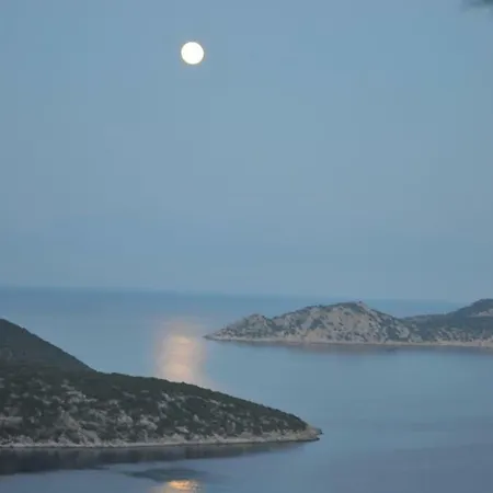 Melolia Estate Alikí